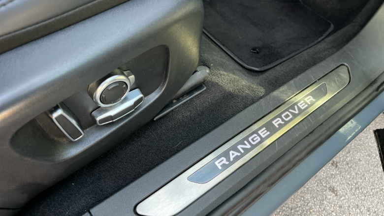 Land Rover Range Rover Evoque 1.5 P300e Autobiography 5dr Auto Hatchback